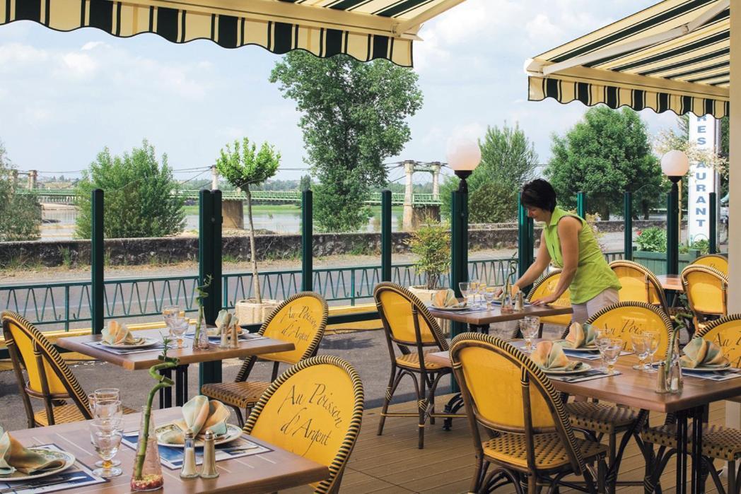 Logis Hotels - Au Poisson D'Argent - Hotel 3 Etoiles Et Restaurant Le Mesnil-en-Vallee Экстерьер фото